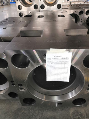 Máy đào Hydraulic Breaker Máy phụ tùng phía trước thân xi lanh